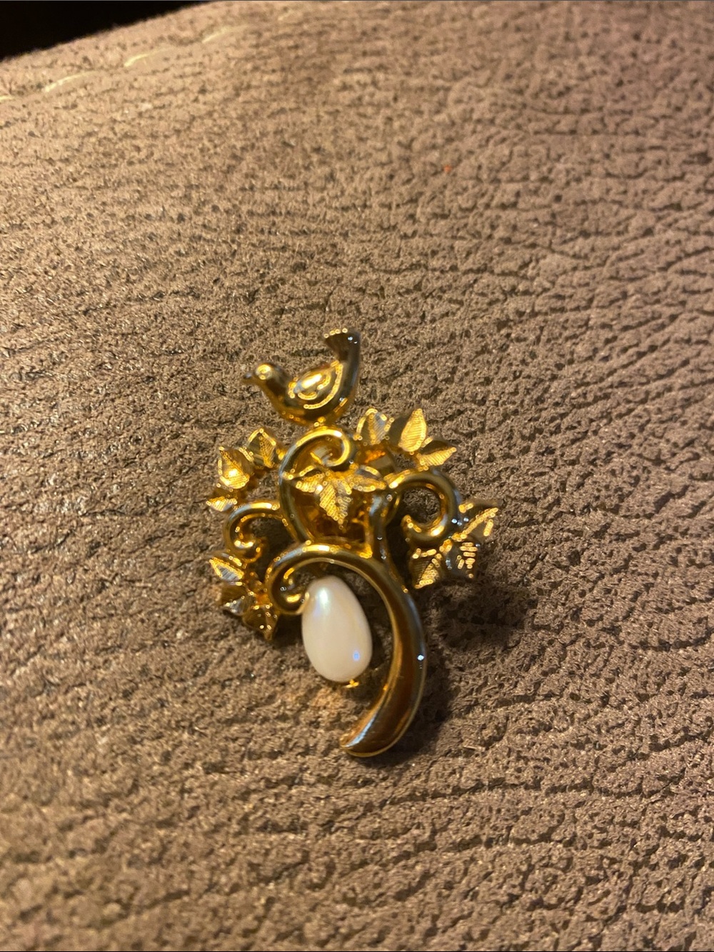 Vintage Avon Partridge in a Pear Tree Brooch.